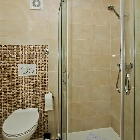 Guesthouse Aurora 3*