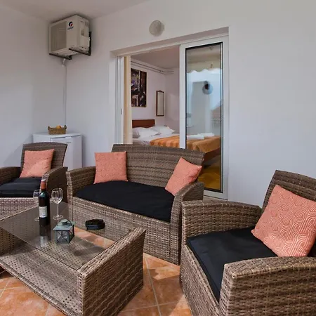 Guesthouse Aurora
