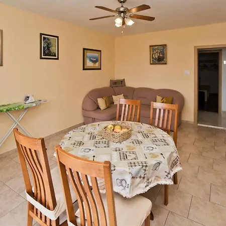 Konukevi Guesthouse Aurora 3*